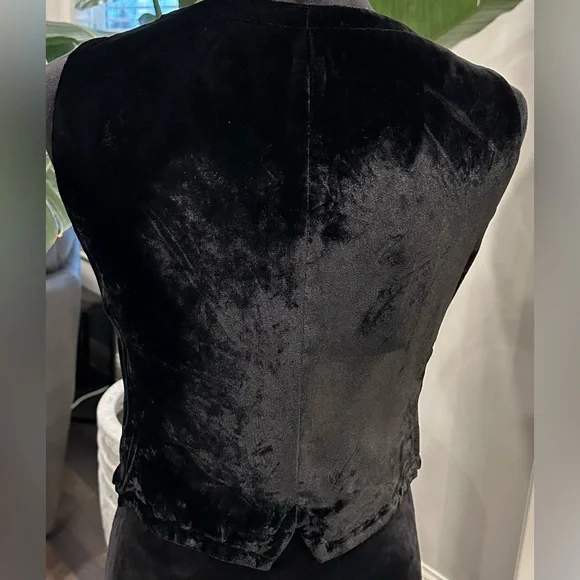 Vintage Banana Republic Velvet Beaded
Vest 90s Flair Size 10 - Picture 5 of 16